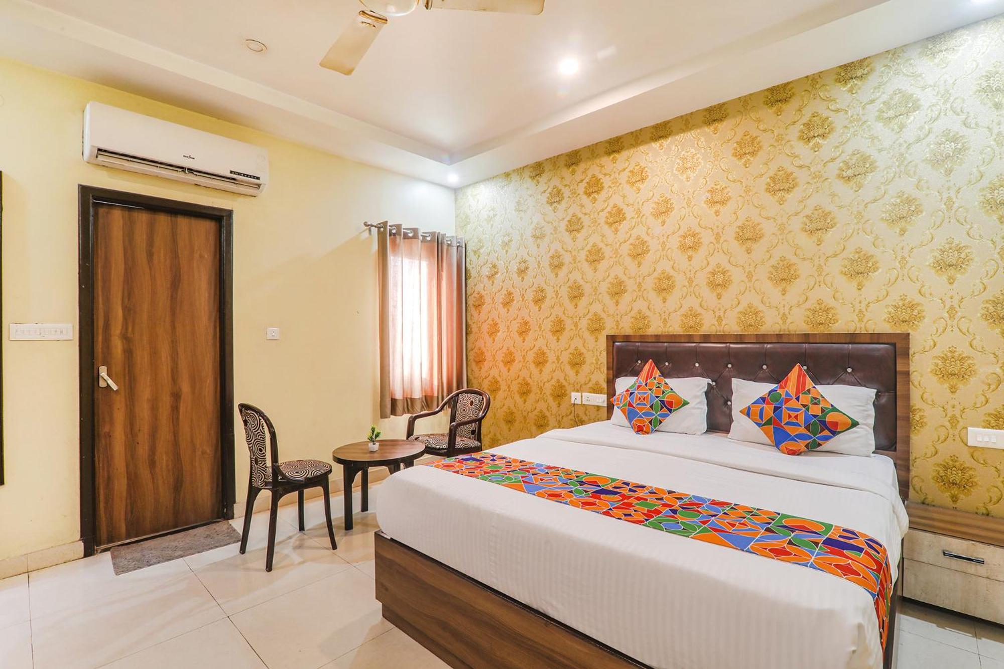 Fabexpress Grand Inn Chinhat Exterior photo