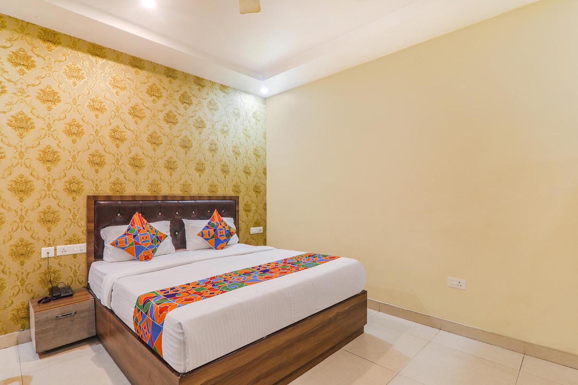 Fabexpress Grand Inn Chinhat Exterior photo