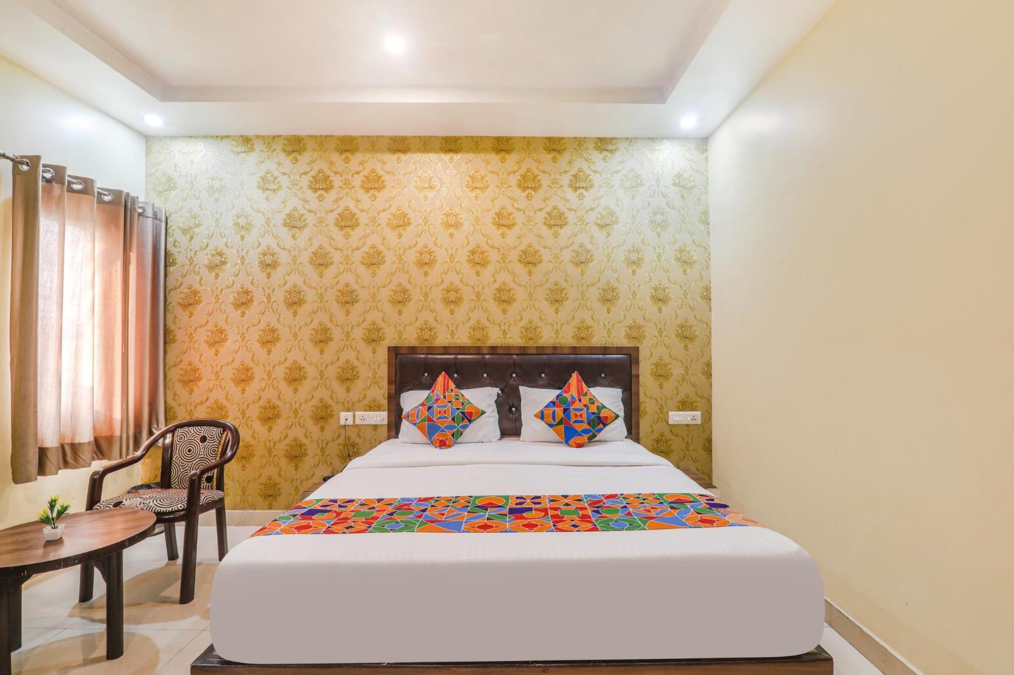 Fabexpress Grand Inn Chinhat Exterior photo
