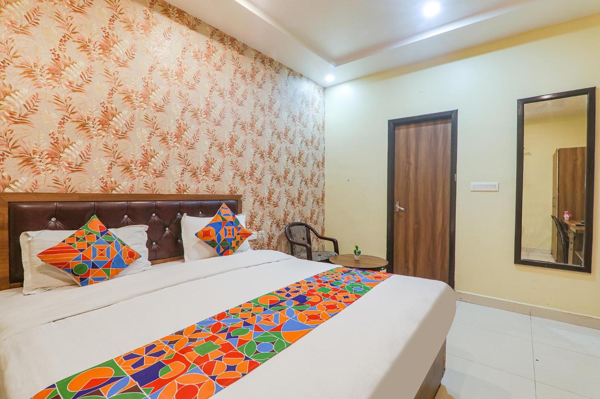 Fabexpress Grand Inn Chinhat Exterior photo