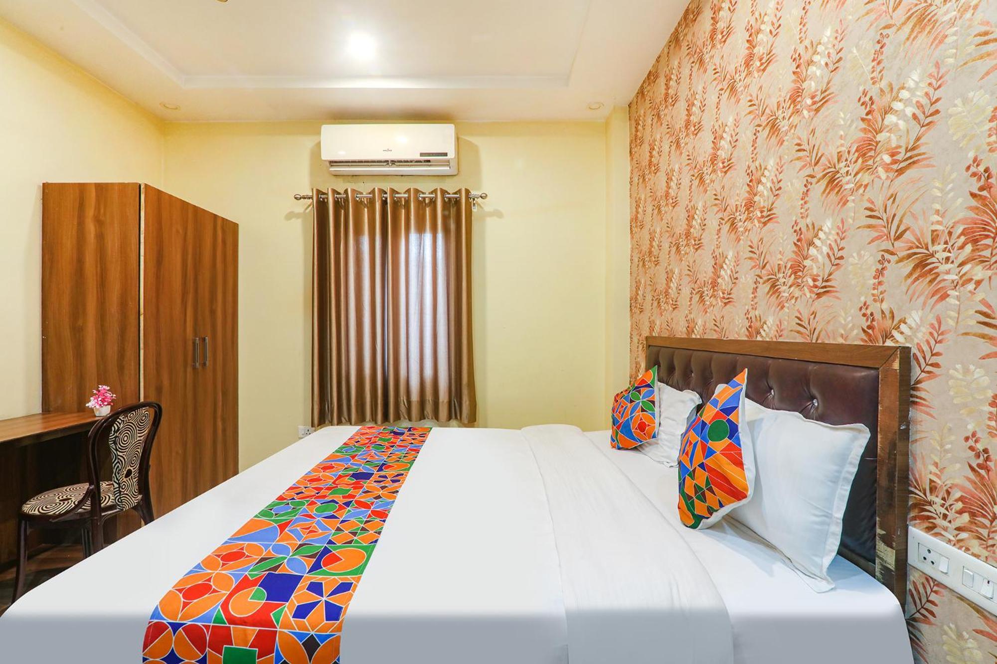 Fabexpress Grand Inn Chinhat Exterior photo